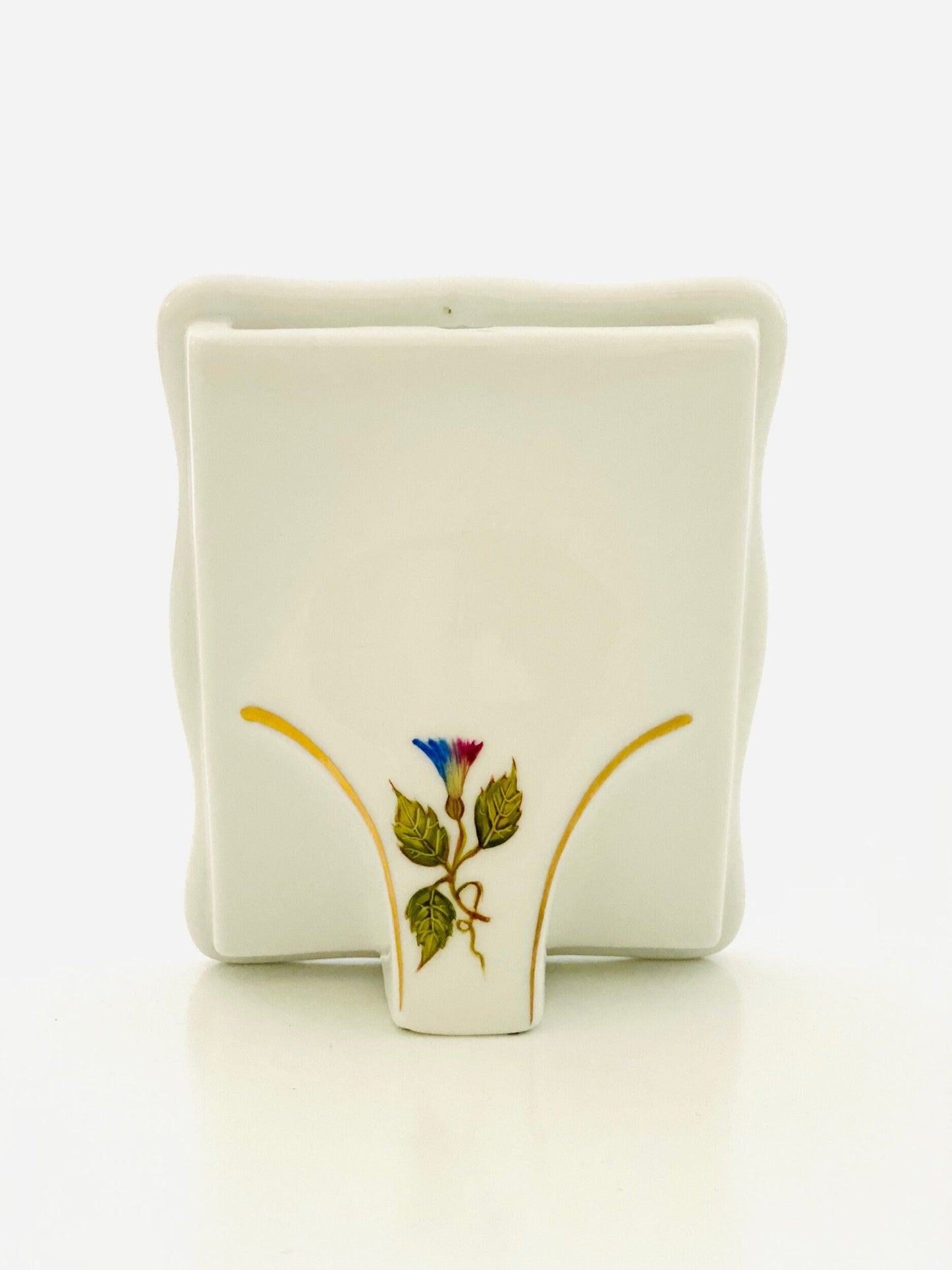 ZE94 - Hand Painted Porcelain Picture Frame