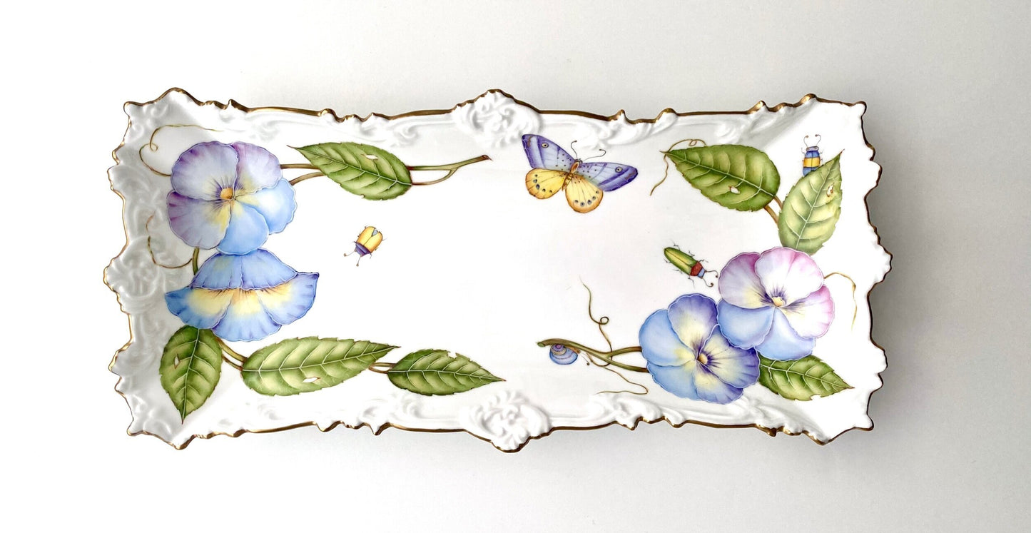 B23 - Pansy Serving Tray