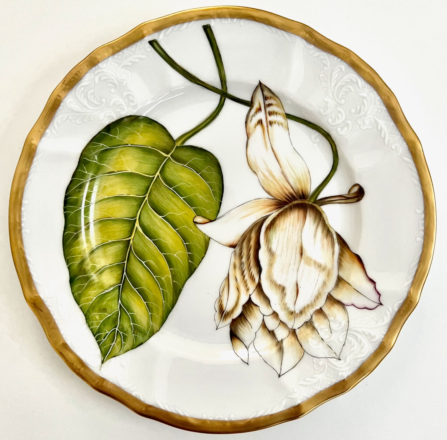 M189 - Salad/Dessert Plate