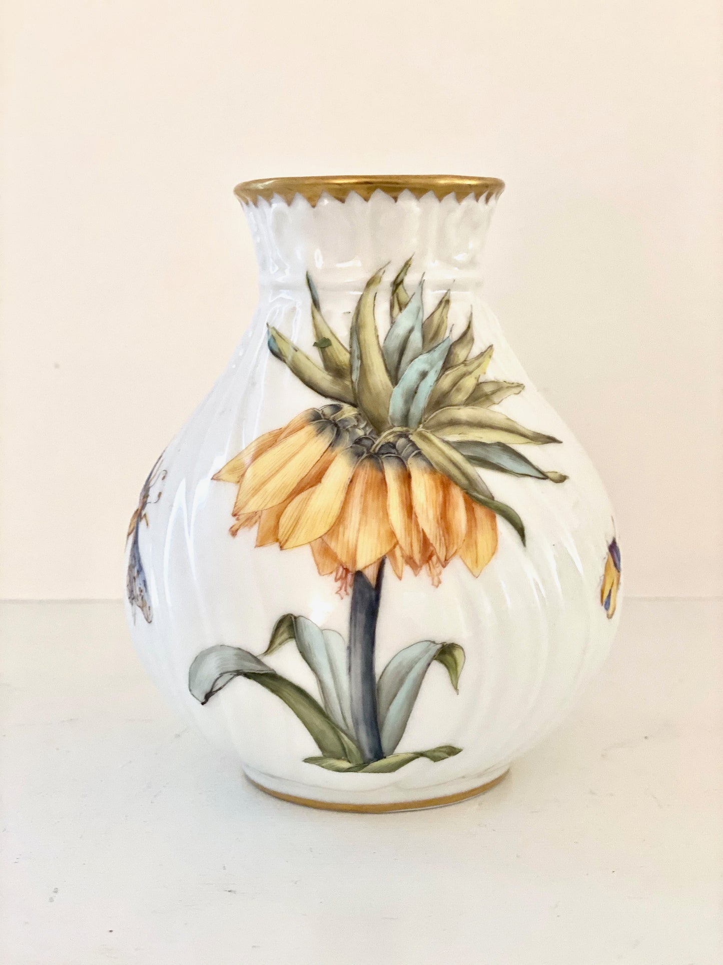 TX28 - Yellow Flower Bud Vase