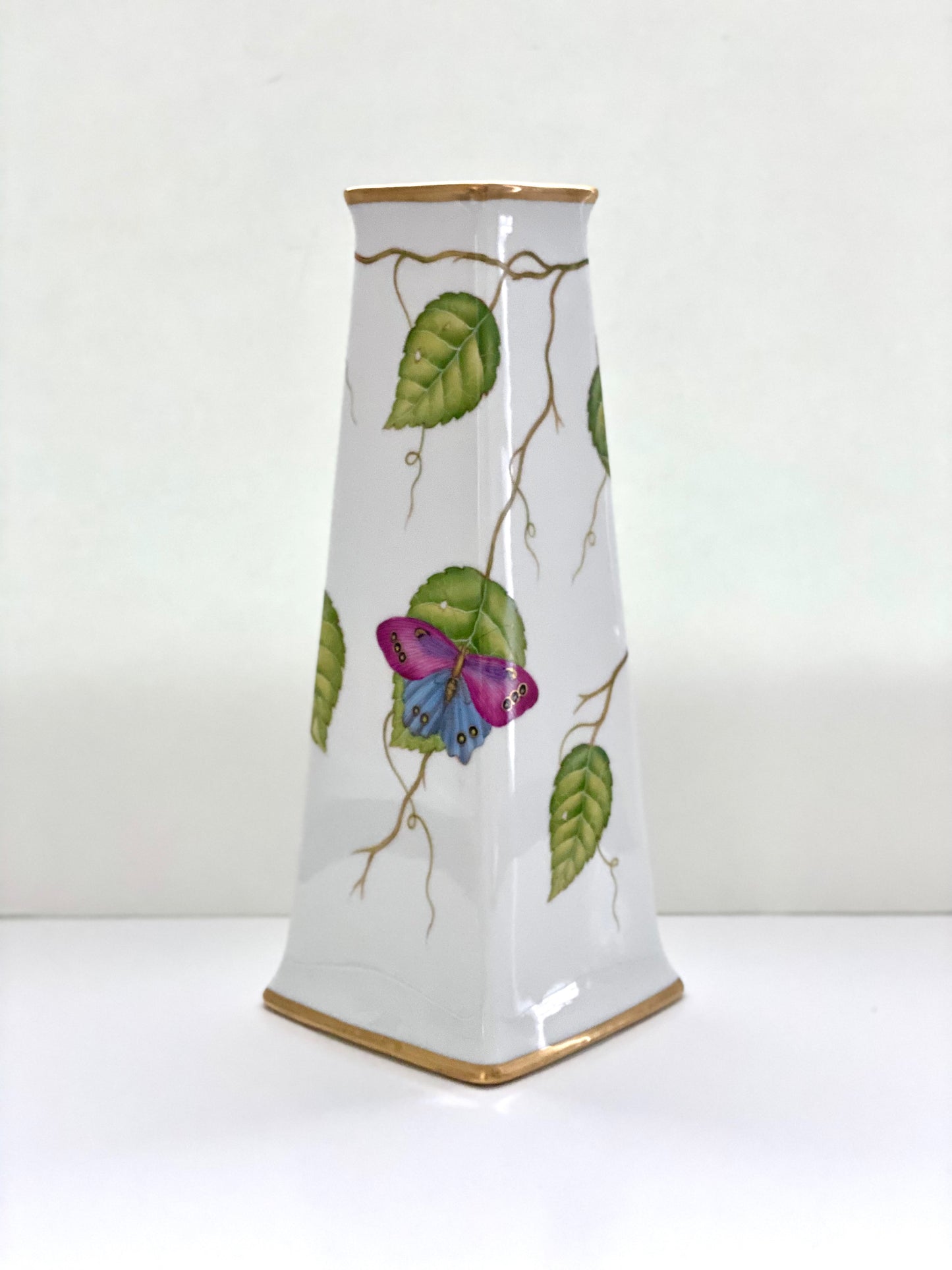 M405 - Large Vase