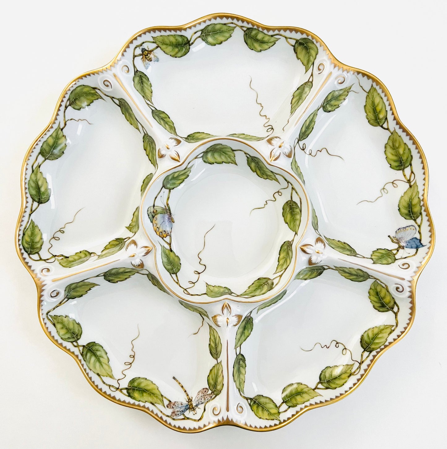 AW7408 - Scalloped Six Section Tray