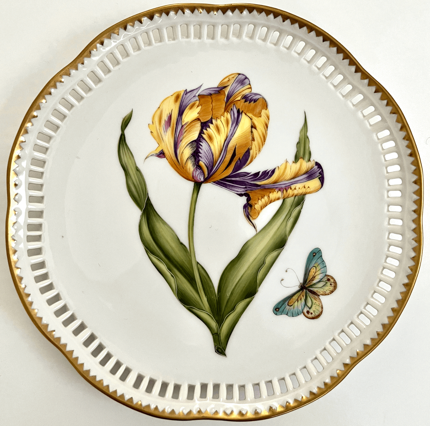 AW160 - Tulip Pierced Plate