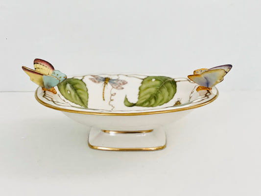 BH110 - Oval Pedestal Bowl with Butterflies