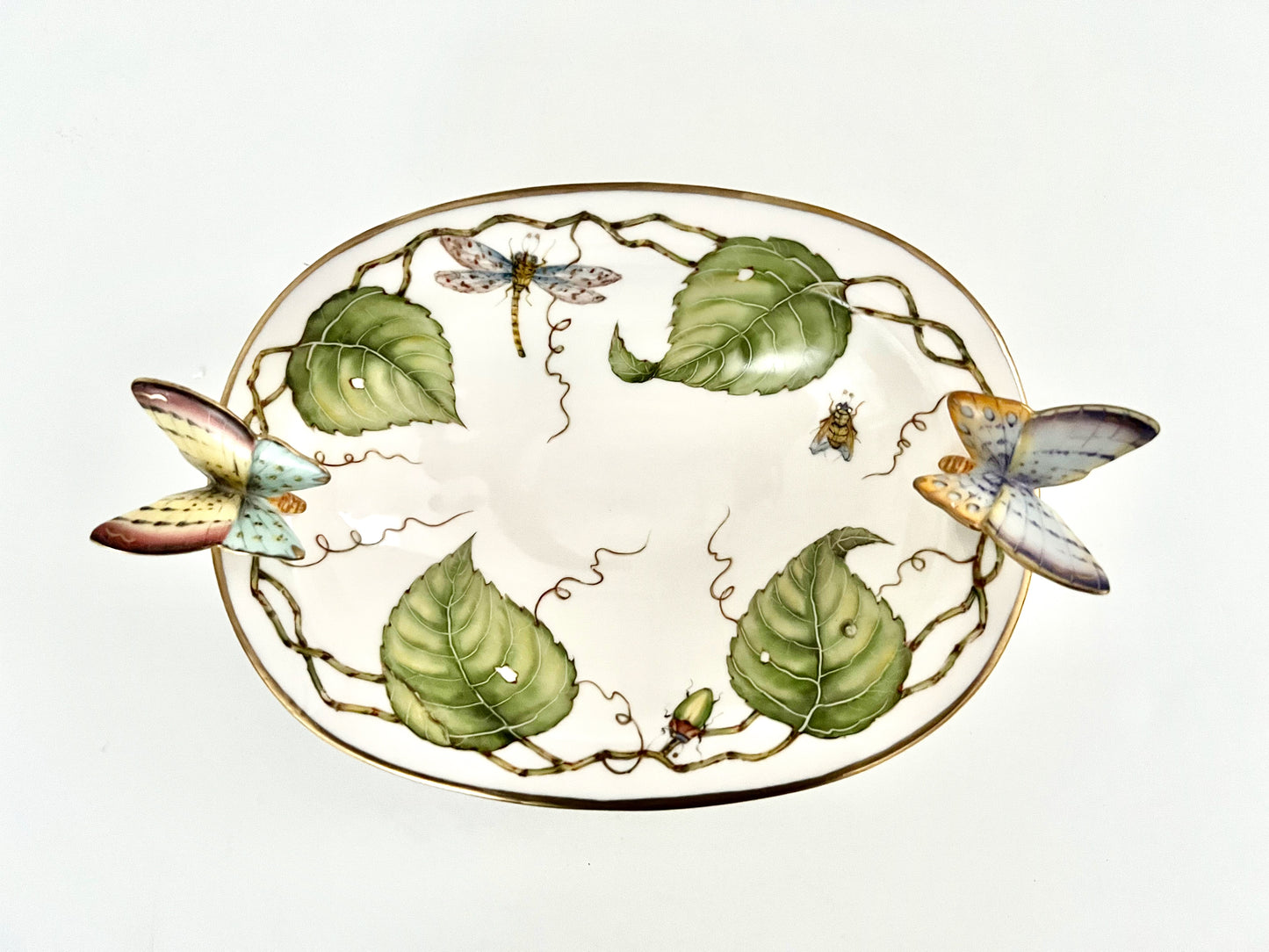 BH110 - Oval Pedestal Bowl with Butterflies