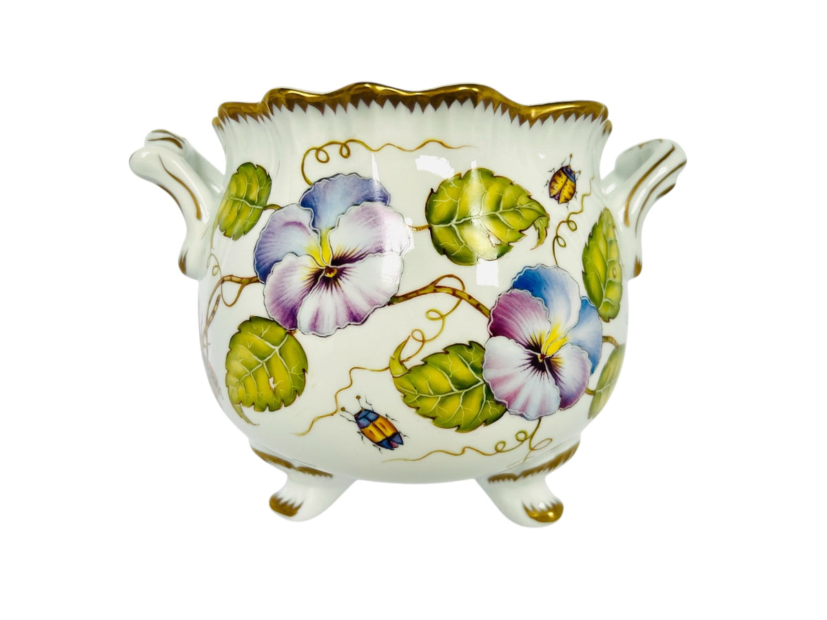 WE19 - Ruffled Cachepot