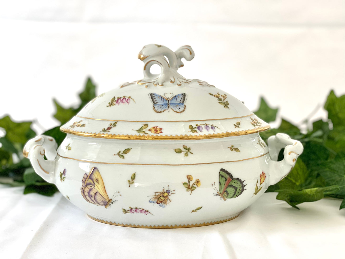 904 - Large Tureen