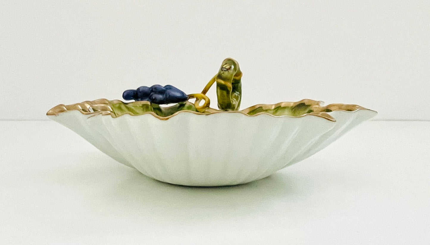 AW32 - Grape Leaf Dish