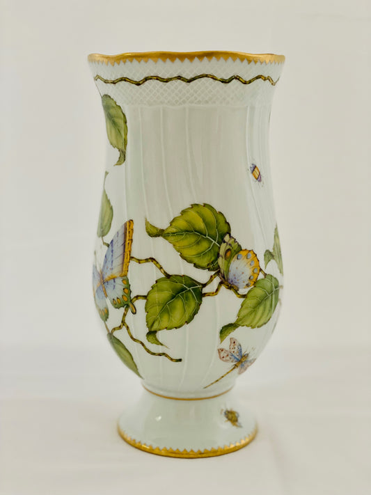 BV12 - Green Leaves and Butterflies Vase