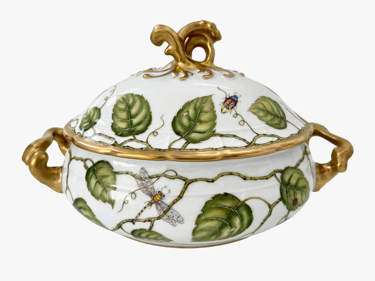 W10 - Large Tureen