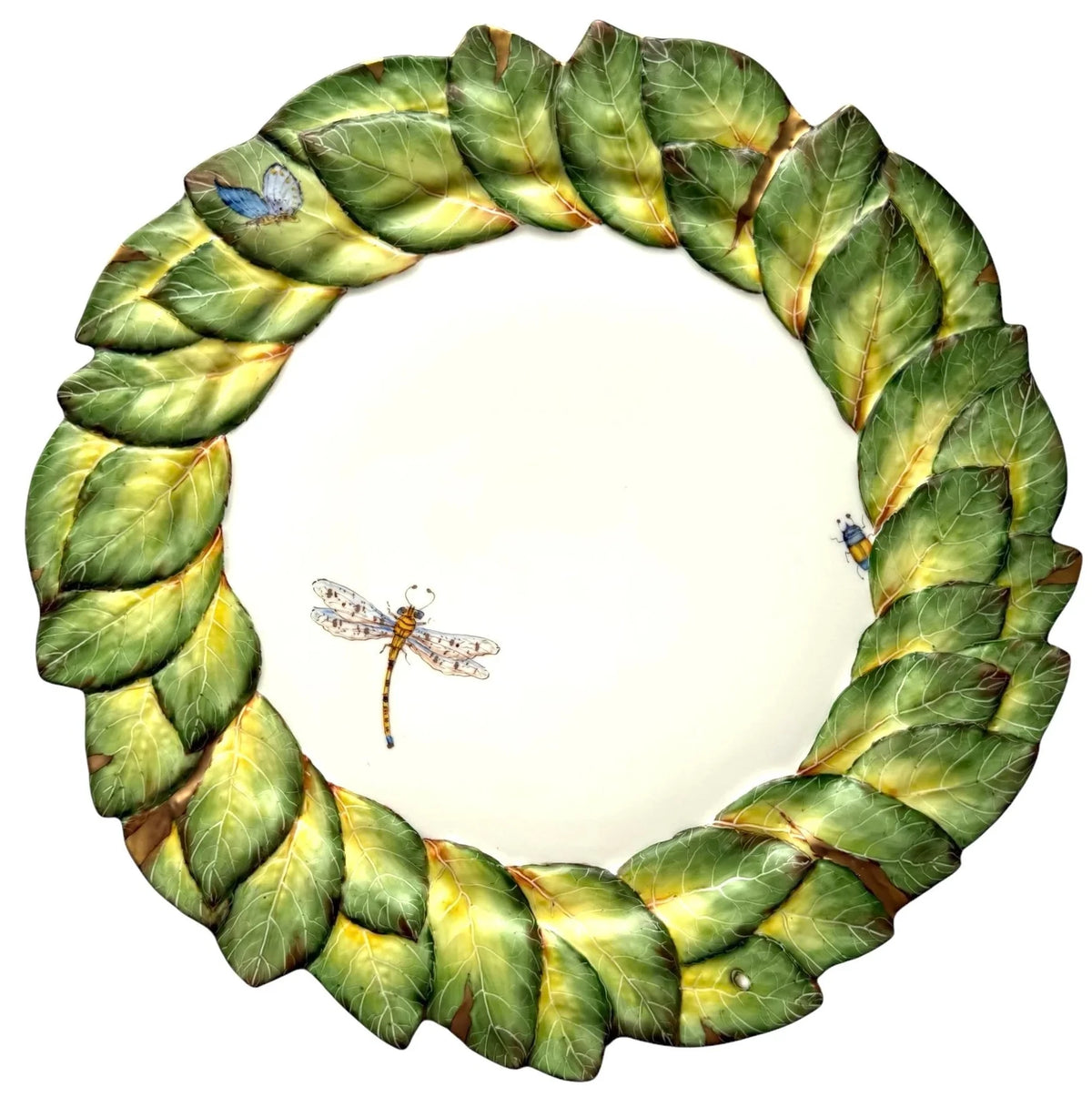 AW747 - Embossed Green Leaf Dinner Plate