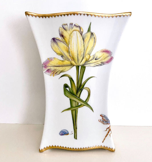 AD71 - Vase