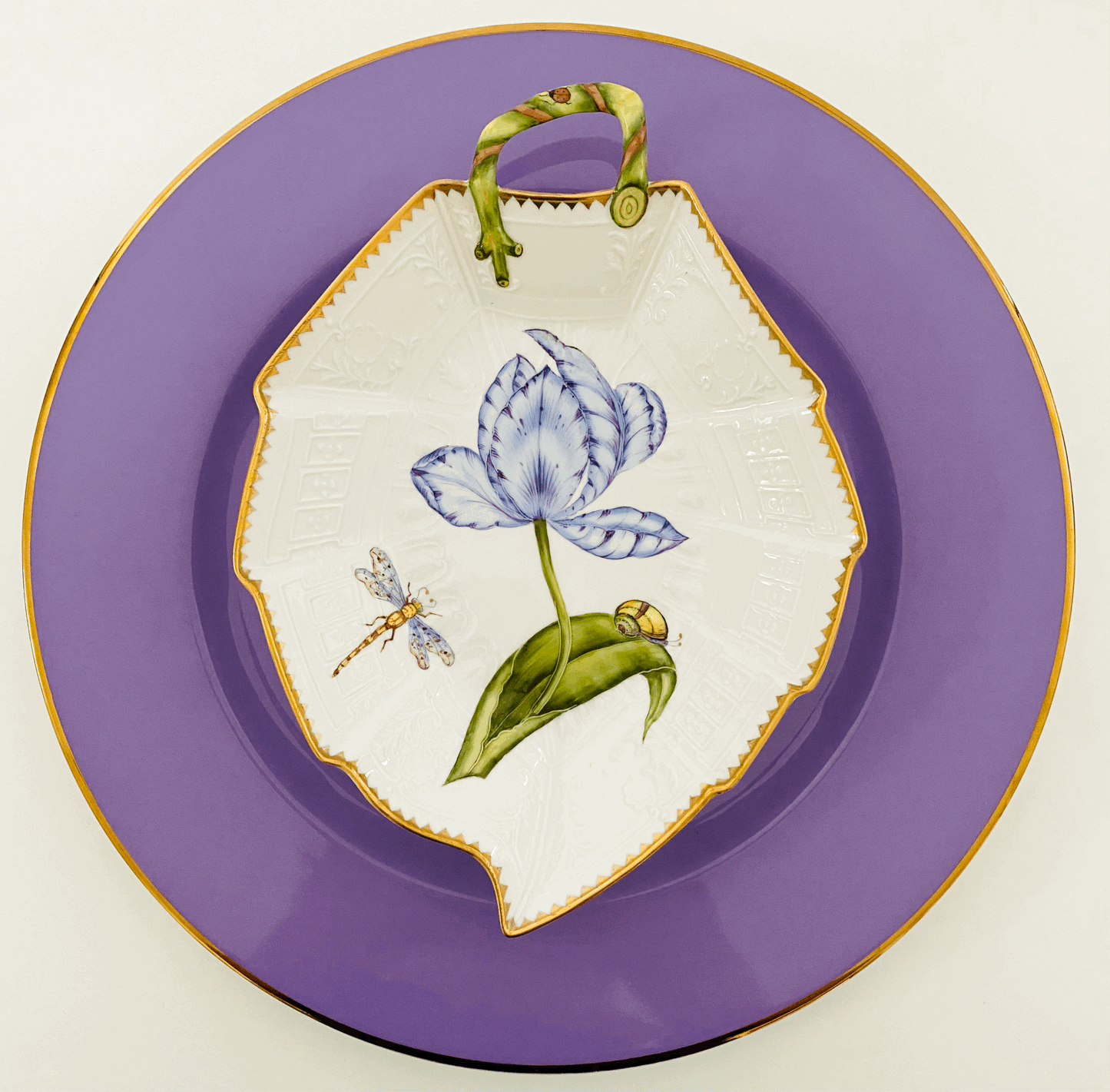 645 - Leaf Shaped Dish