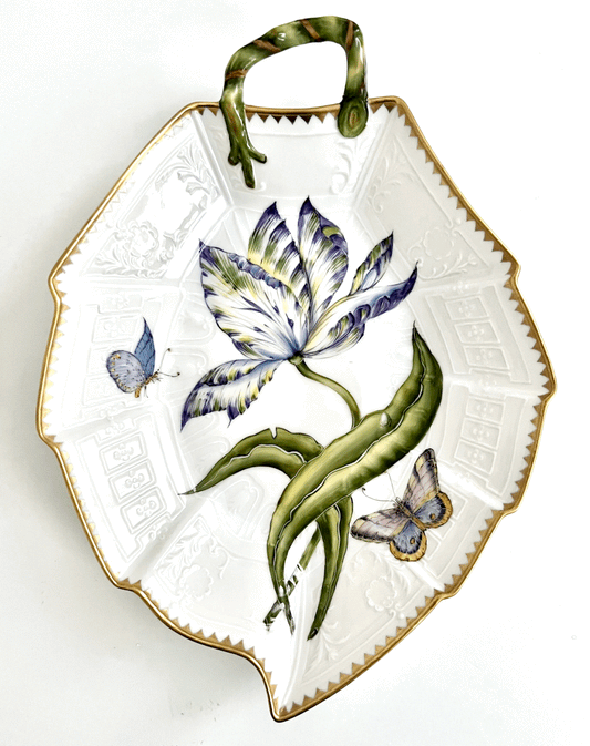 1305 - Leaf Shaped Dish