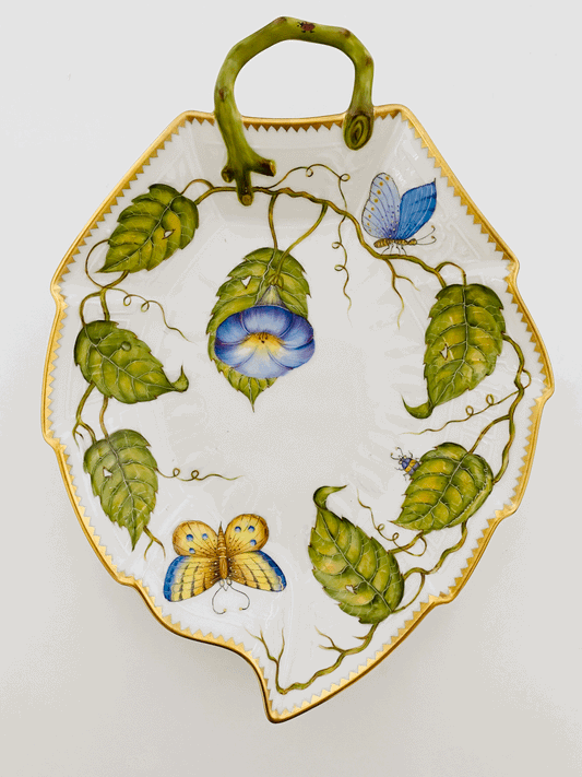 ZE101 - Large Leaf Shaped Dish