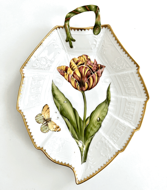 1315 - Leaf Shaped Dish